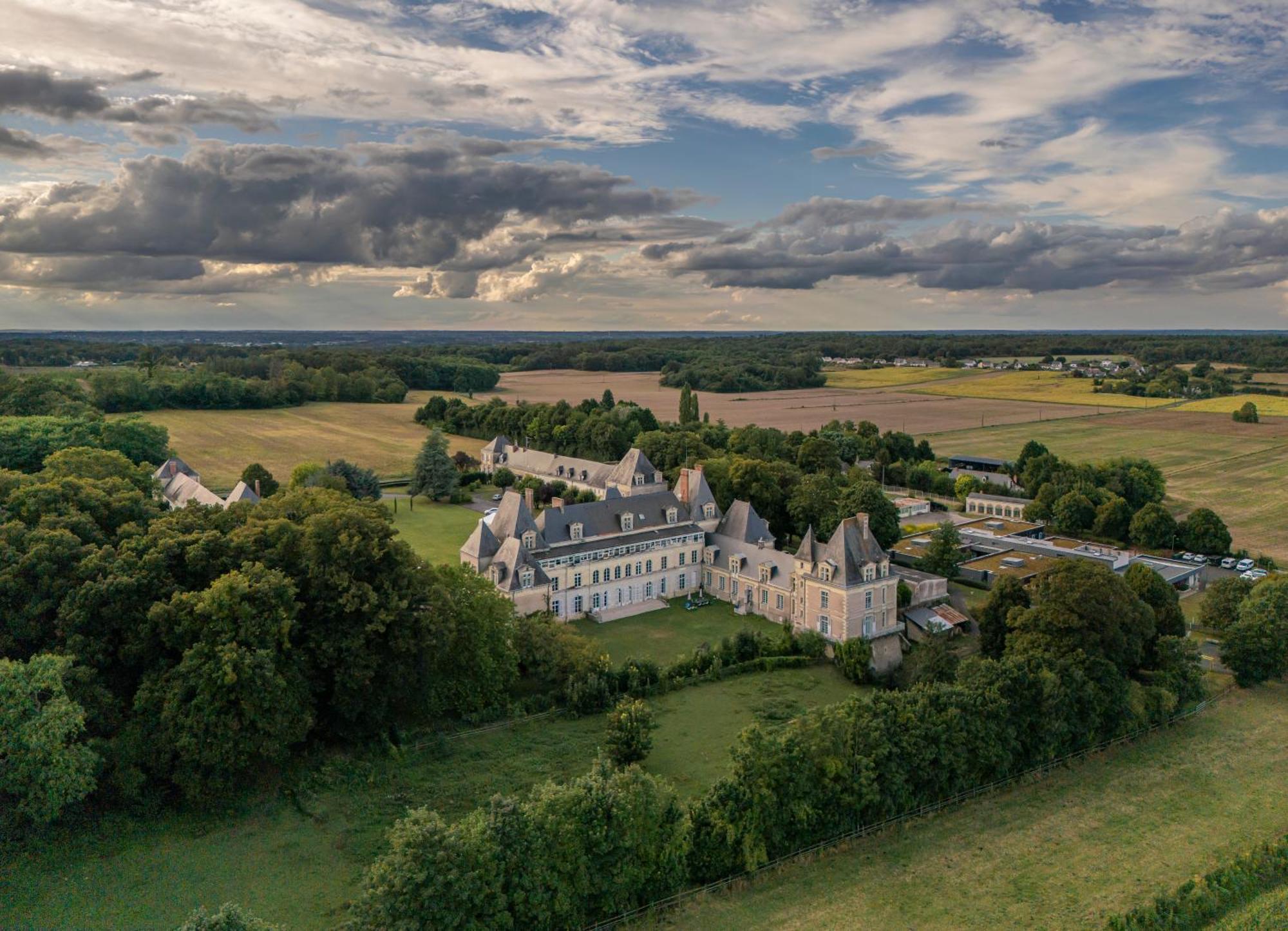 Chateau De Briancon Baune Bagian luar foto
