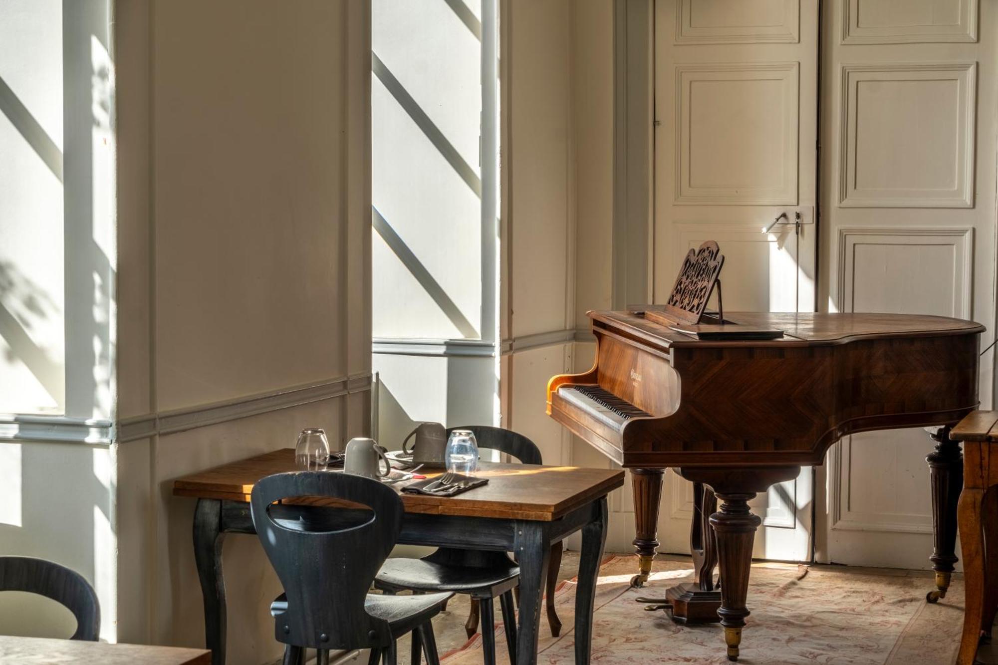 Chateau De Briancon Baune Bagian luar foto